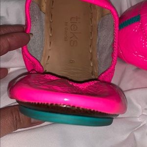 TIEKS SIZE 6